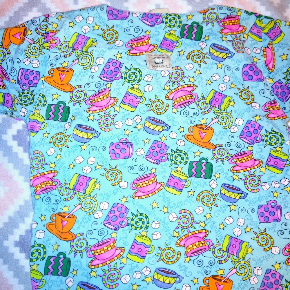 Scrub Top - Picture 2 of 3